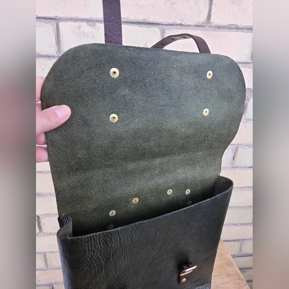 Vintage Leather Backpack - Picture 5 of 12